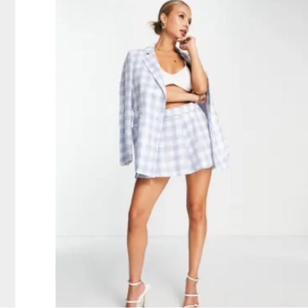 NWT Women's Blue Plaid Shorts US 8